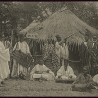 Village Sénégalais. 16. Les Balafons et les Danseurs de Sabre.